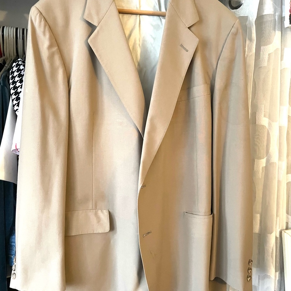 Classic Tan Men's Blazer - Picture 2 of 8